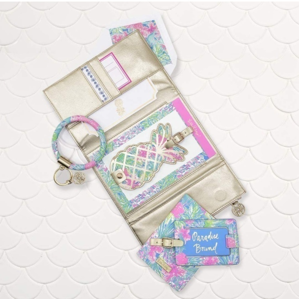 NWT Lilly Pulitzer Women's Vegan Leather Travel Wallet with Pocket Notepad - Picture 5 of 5